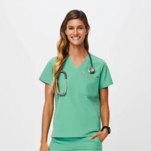 Figs Surgical Green Scrub Set